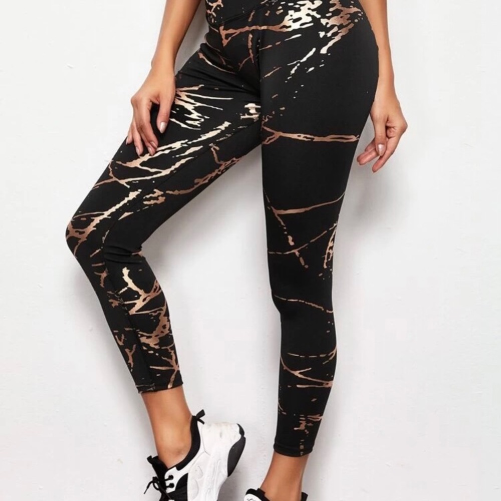 Black and gold workout leggings Size L